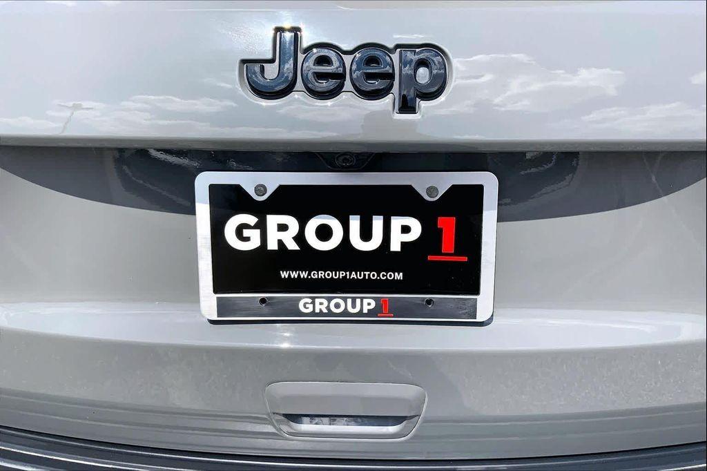 used 2022 Jeep Grand Cherokee car, priced at $27,219