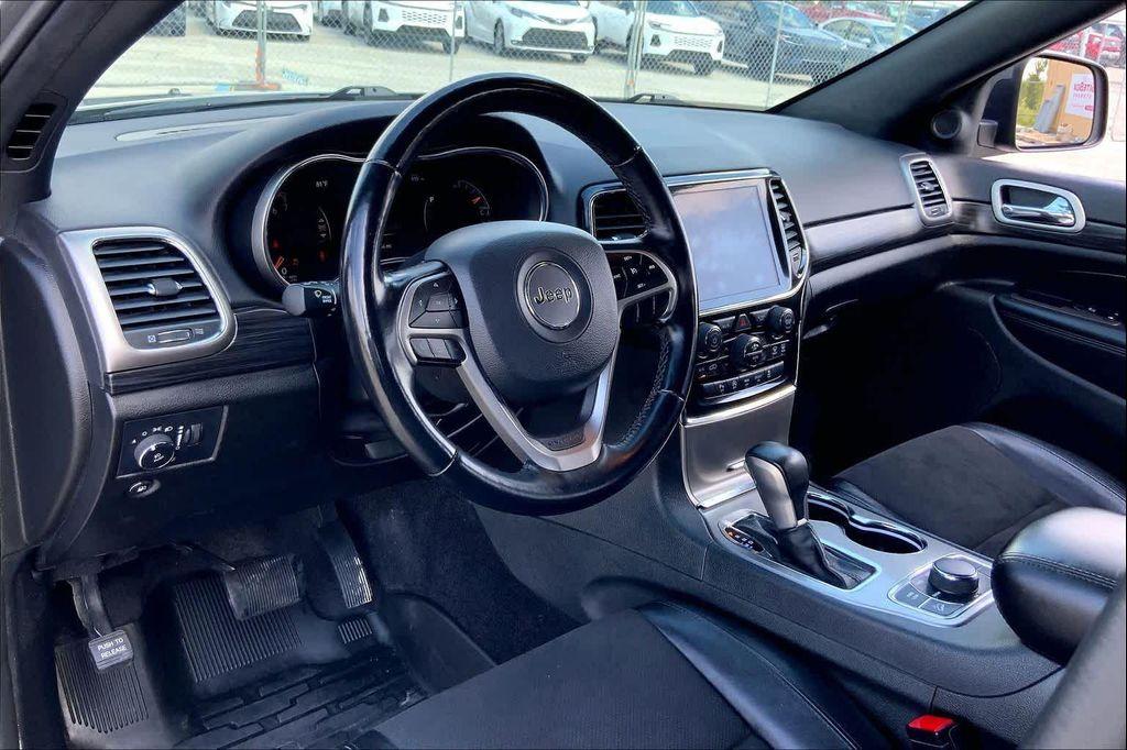 used 2022 Jeep Grand Cherokee car, priced at $27,219