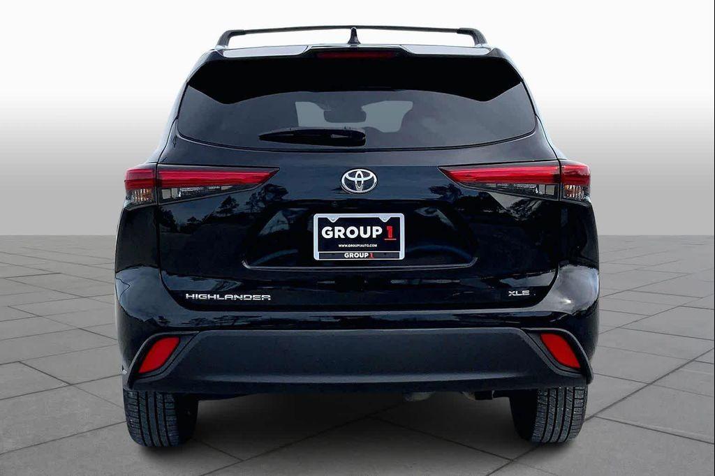 used 2021 Toyota Highlander car, priced at $24,998