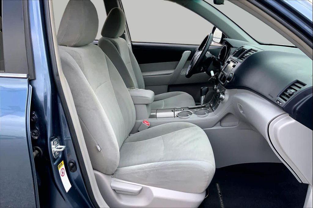 used 2013 Toyota Highlander car, priced at $14,221
