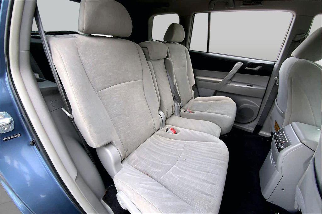 used 2013 Toyota Highlander car, priced at $14,221