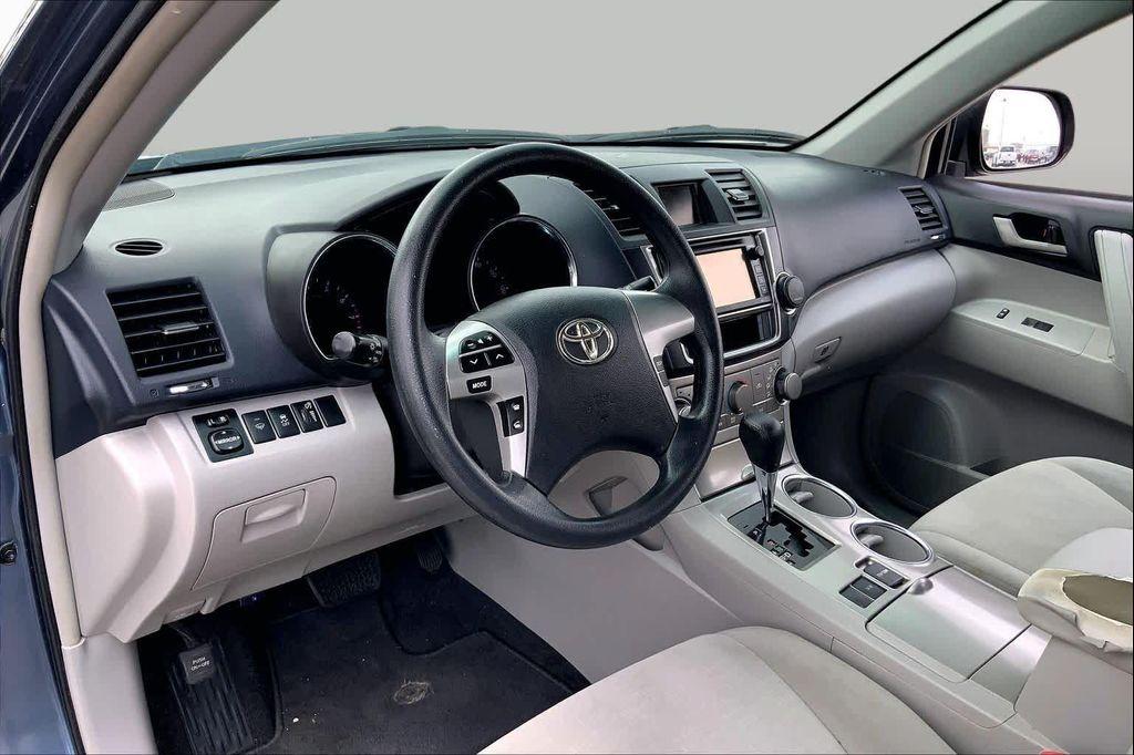 used 2013 Toyota Highlander car, priced at $14,221