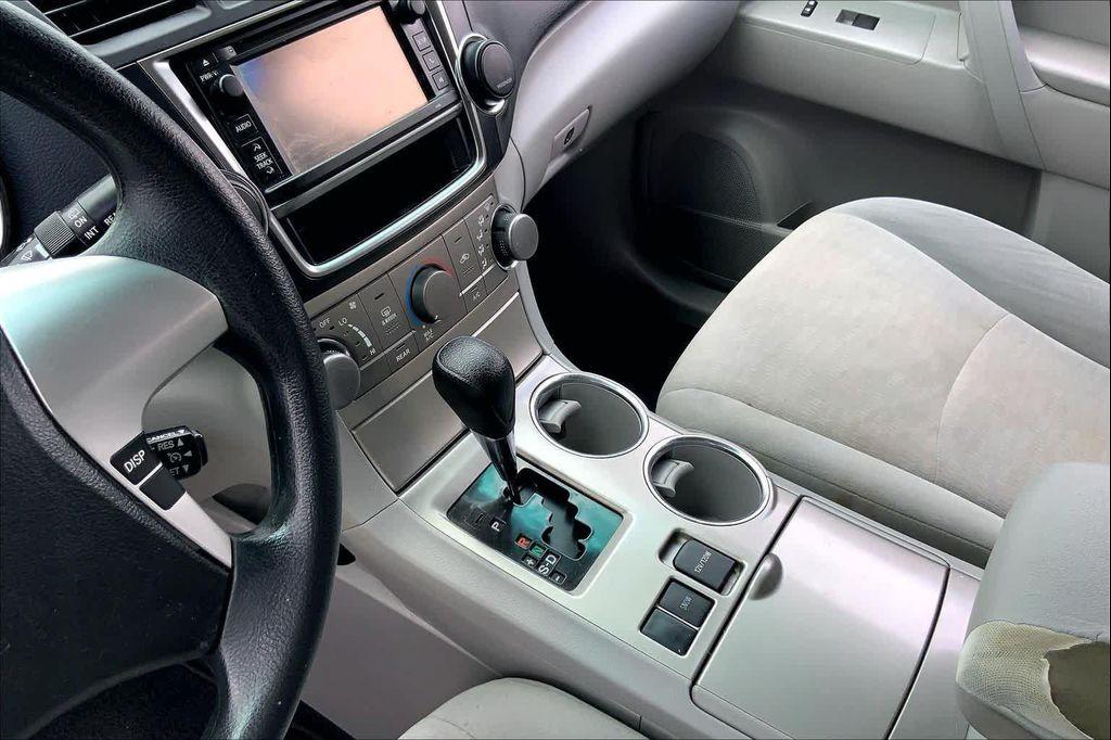 used 2013 Toyota Highlander car, priced at $14,221
