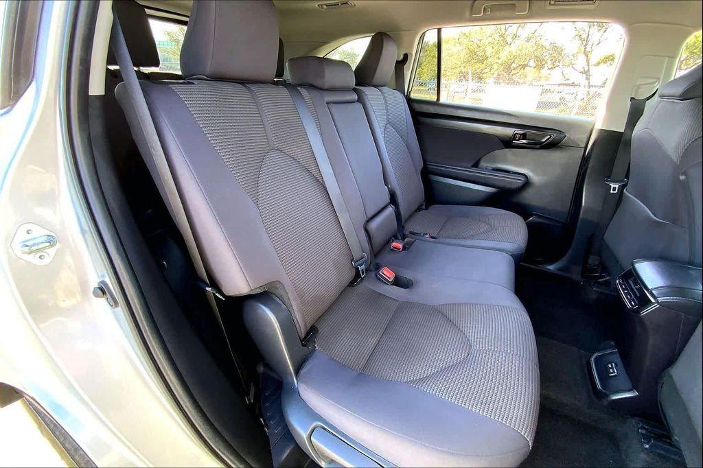 used 2024 Toyota Highlander car, priced at $31,422