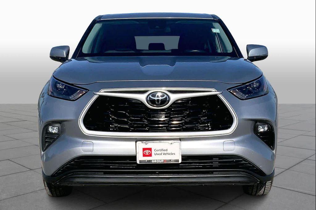 used 2024 Toyota Highlander car, priced at $31,422