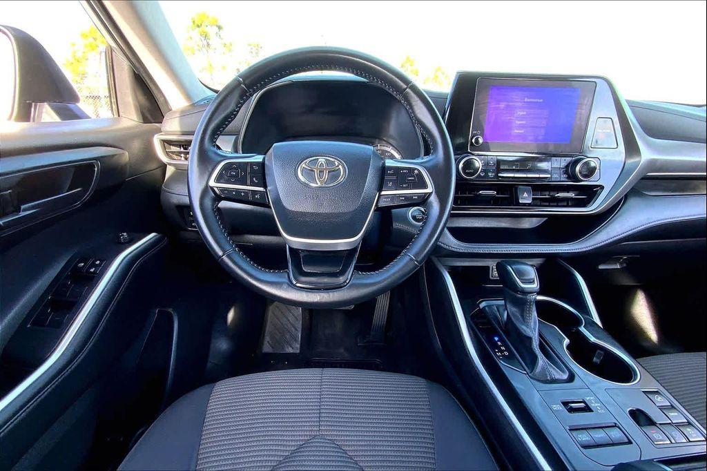used 2024 Toyota Highlander car, priced at $31,422