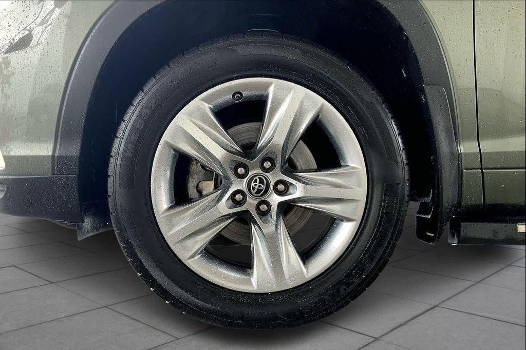 used 2016 Toyota Highlander car, priced at $17,998