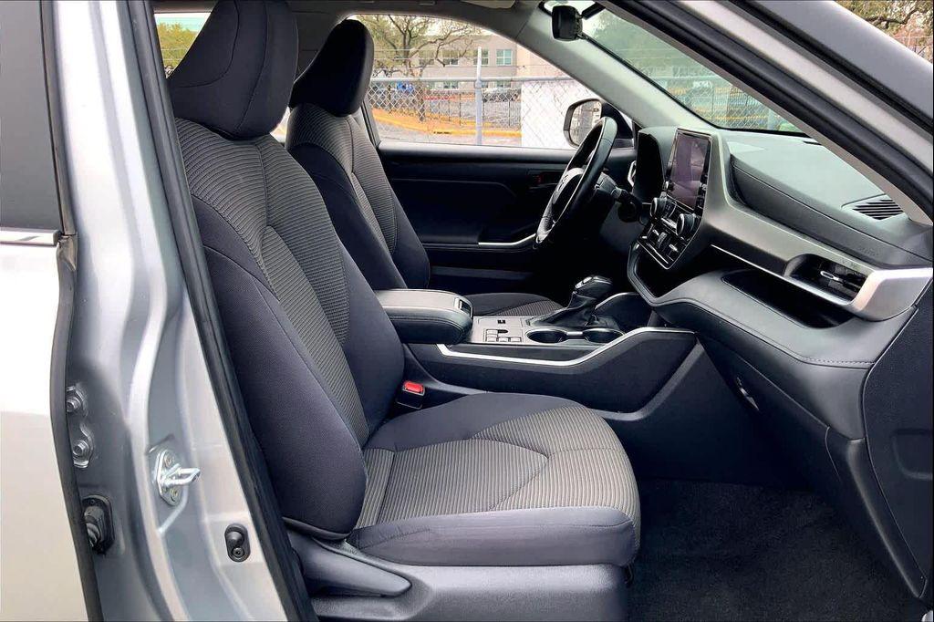 used 2024 Toyota Highlander car, priced at $31,852