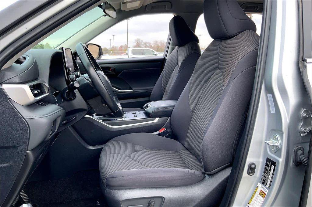 used 2024 Toyota Highlander car, priced at $31,852