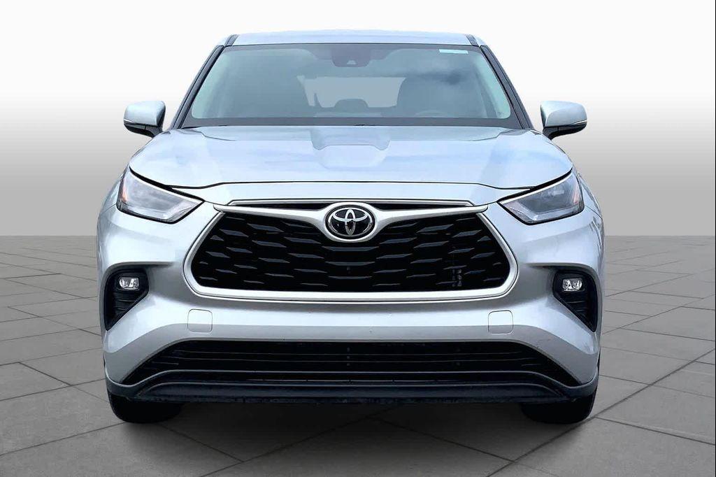 used 2024 Toyota Highlander car, priced at $31,852