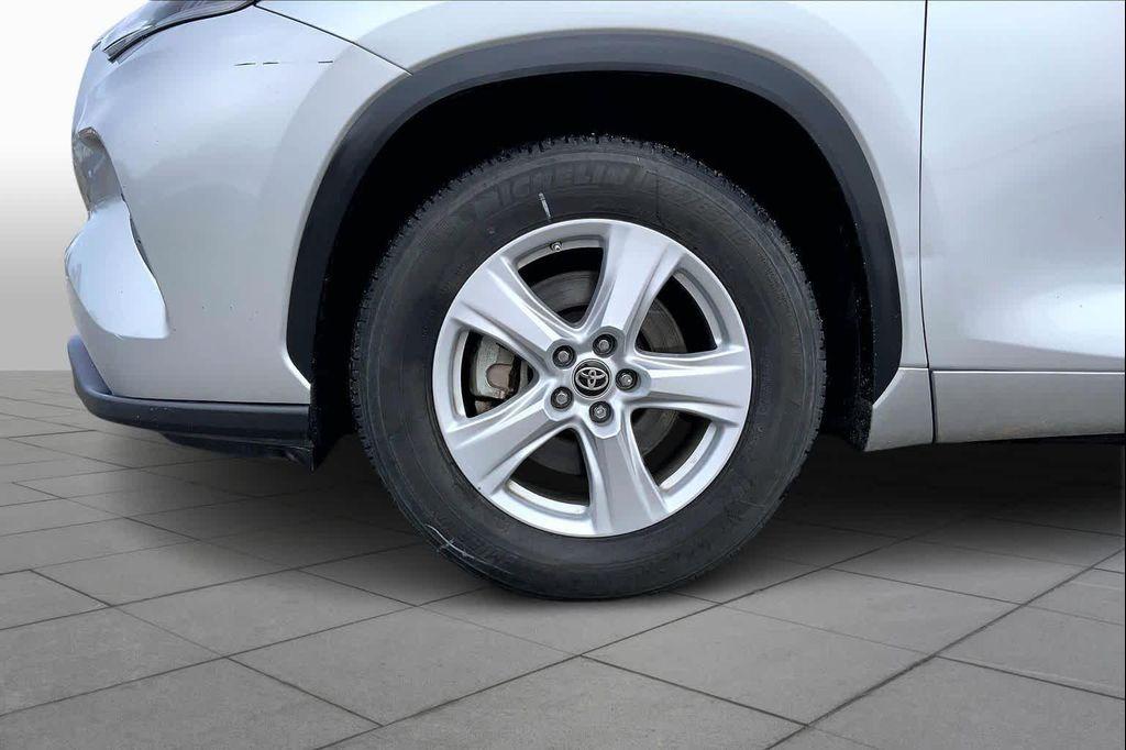 used 2024 Toyota Highlander car, priced at $31,852