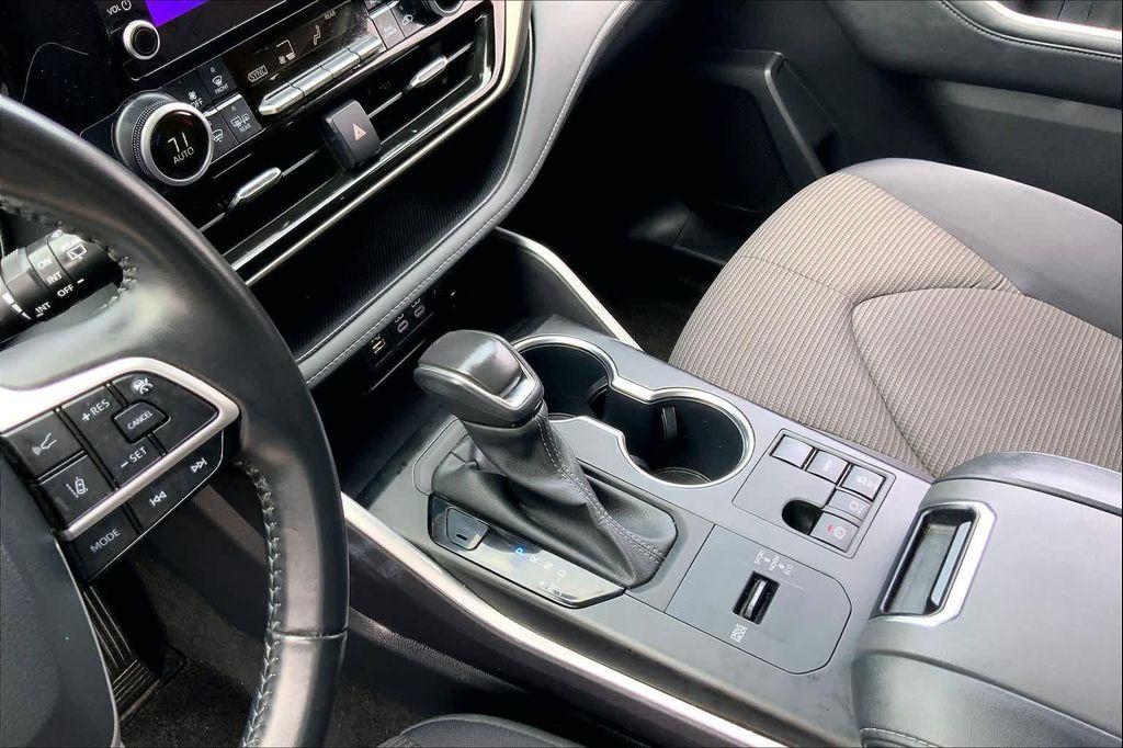 used 2024 Toyota Highlander car, priced at $31,852
