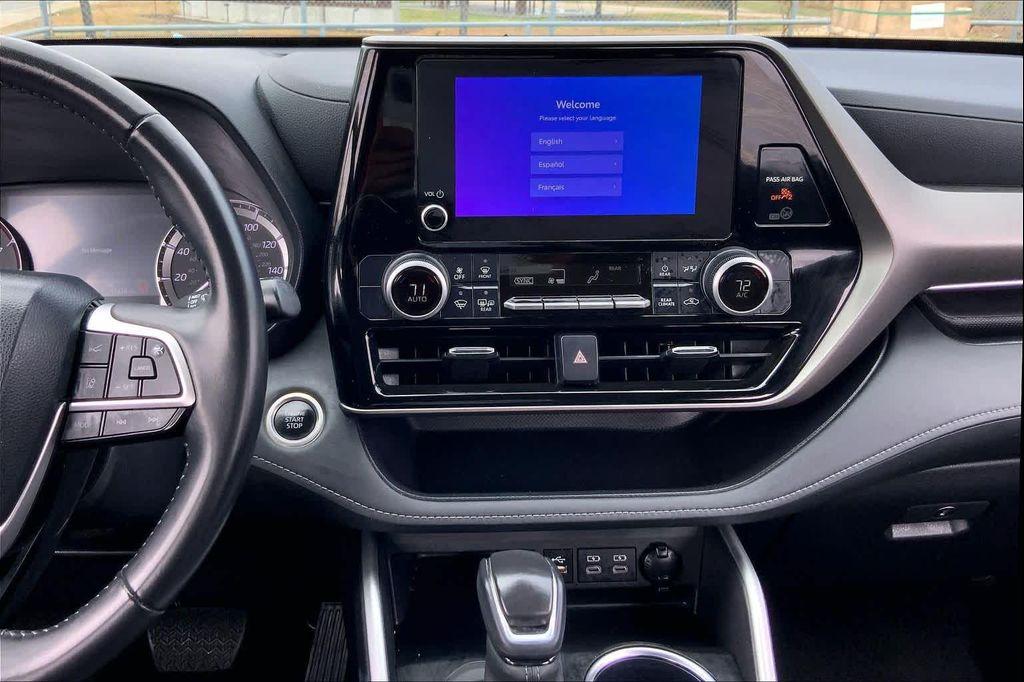 used 2024 Toyota Highlander car, priced at $31,852