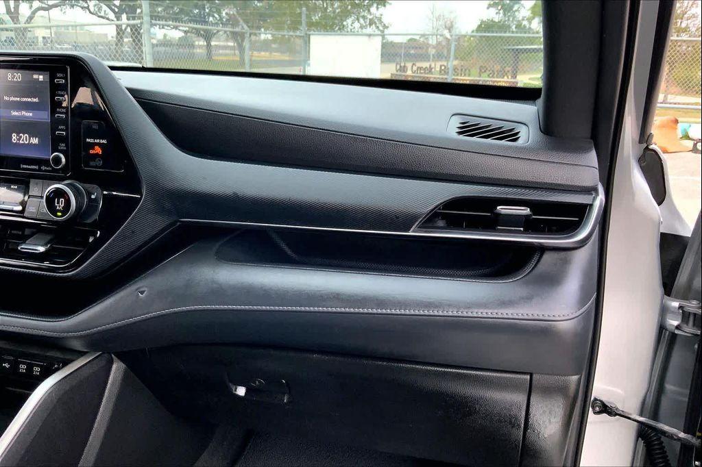 used 2021 Toyota Highlander car, priced at $34,154