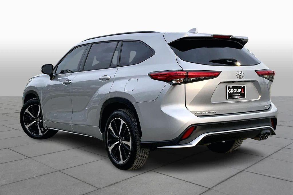 used 2021 Toyota Highlander car, priced at $34,154