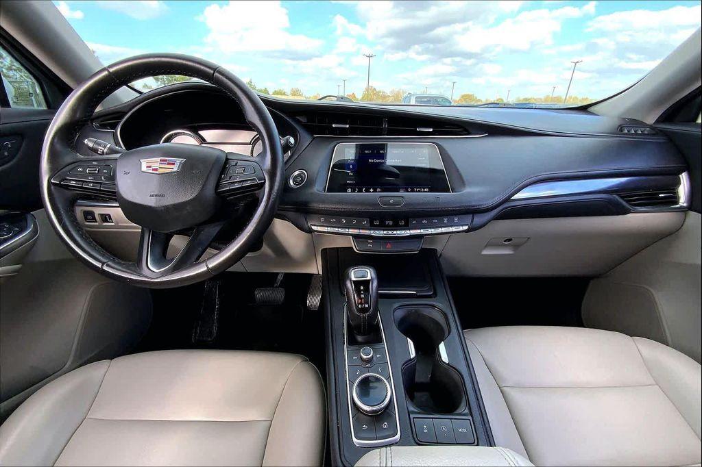 used 2019 Cadillac XT4 car, priced at $18,800