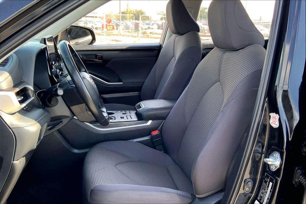 used 2024 Toyota Highlander car, priced at $32,495