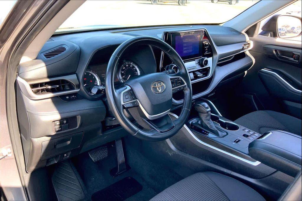used 2024 Toyota Highlander car, priced at $30,470