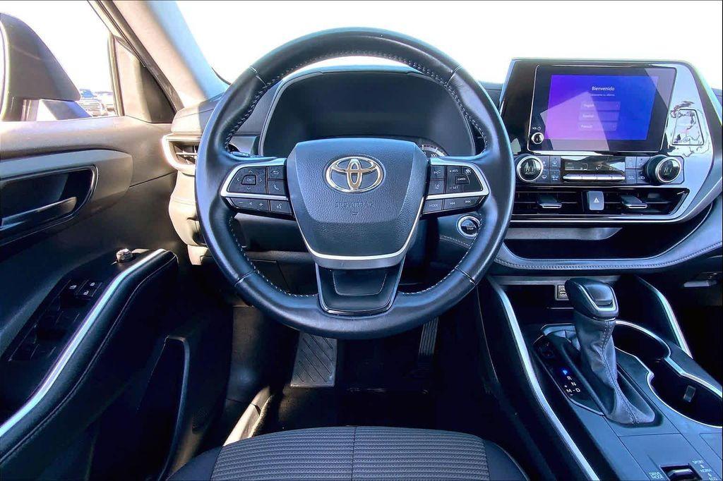 used 2024 Toyota Highlander car, priced at $30,470