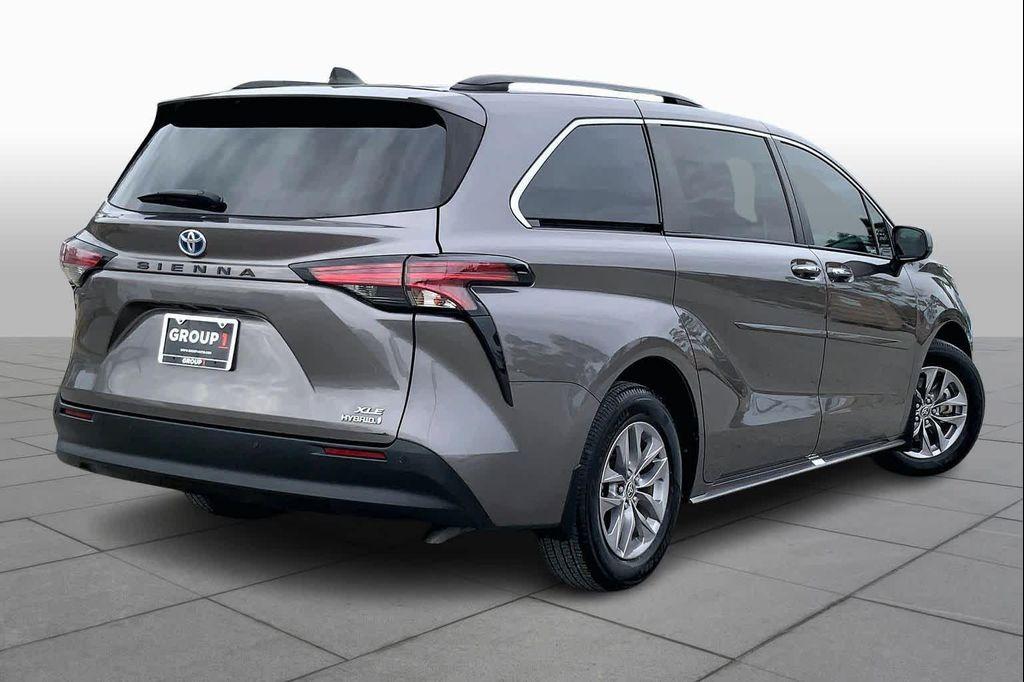 used 2022 Toyota Sienna car, priced at $30,781