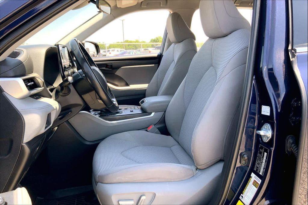used 2021 Toyota Highlander car, priced at $20,724