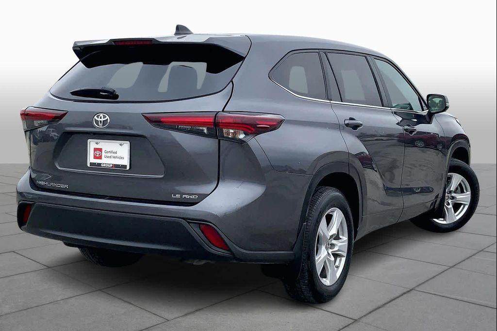 used 2024 Toyota Highlander car, priced at $31,900