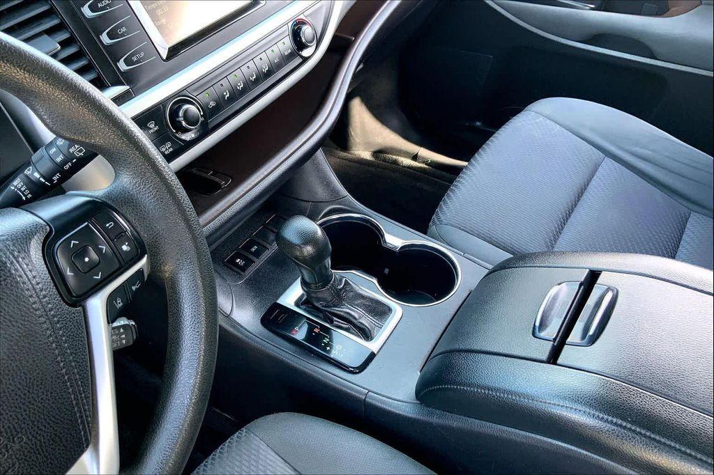 used 2019 Toyota Highlander car, priced at $13,994