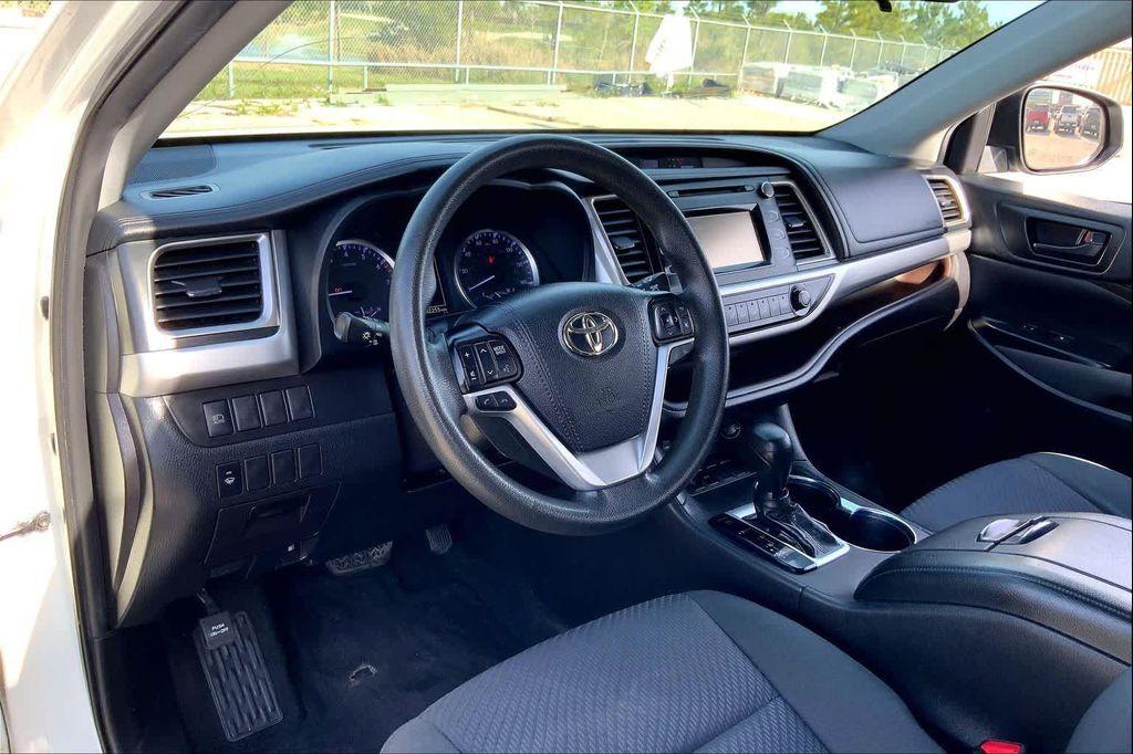 used 2019 Toyota Highlander car, priced at $13,994