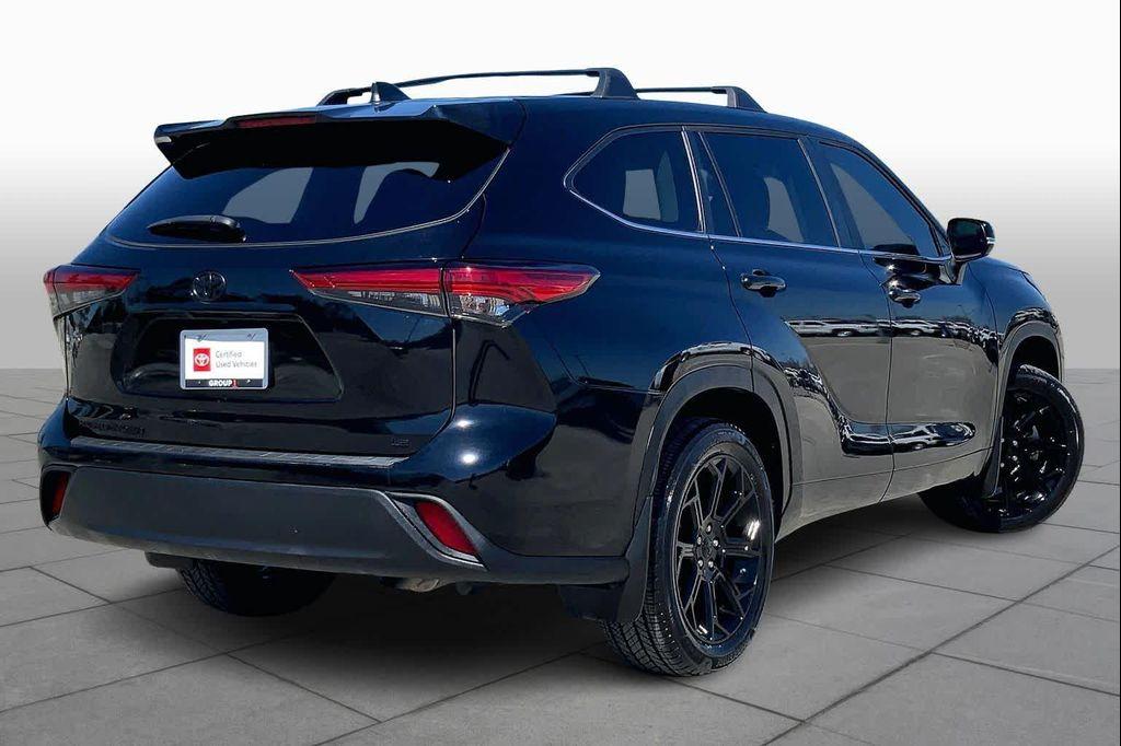 used 2023 Toyota Highlander car, priced at $33,452