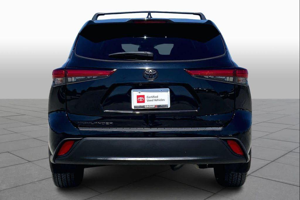 used 2023 Toyota Highlander car, priced at $33,452