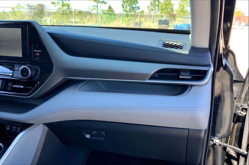 used 2023 Toyota Highlander car, priced at $33,452