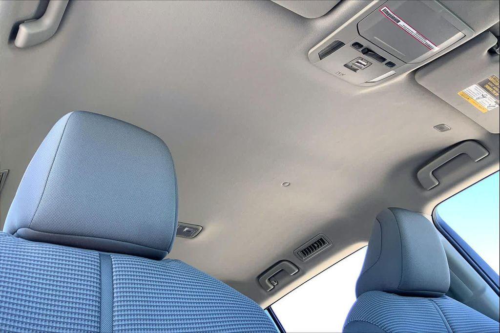 used 2023 Toyota Highlander car, priced at $33,452