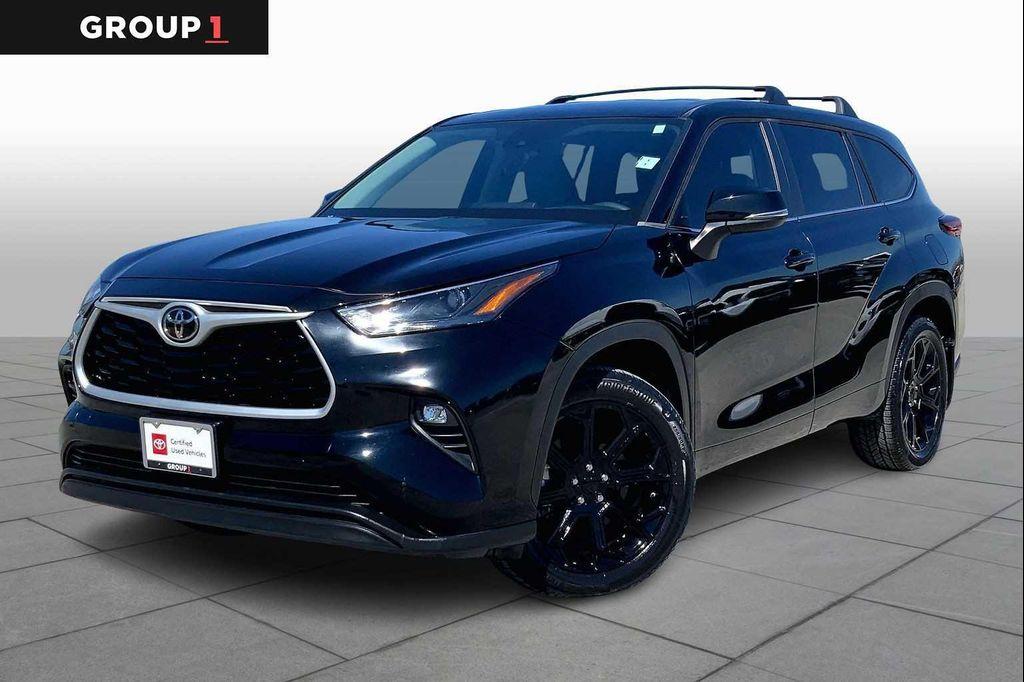 used 2023 Toyota Highlander car, priced at $33,452