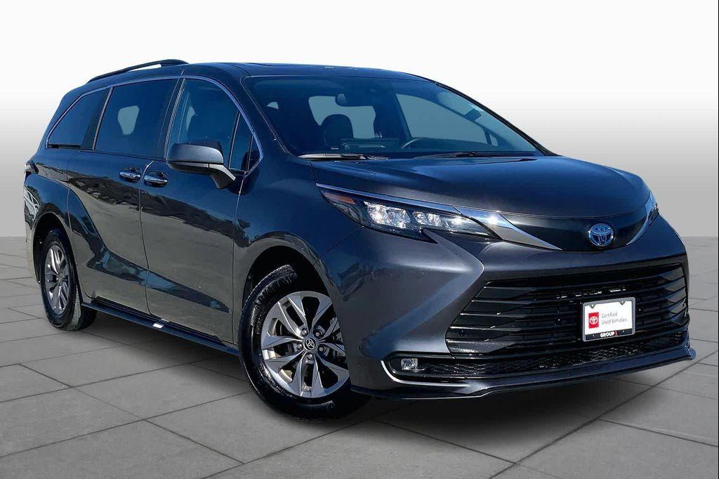 used 2025 Toyota Sienna car, priced at $39,382