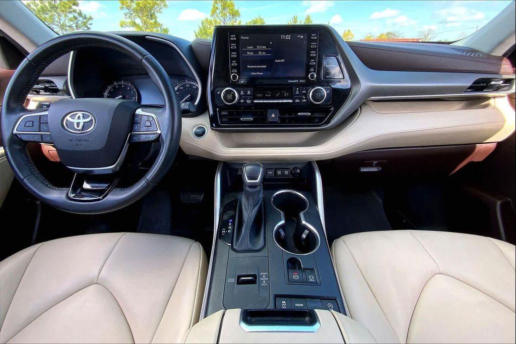 used 2021 Toyota Highlander car, priced at $27,737