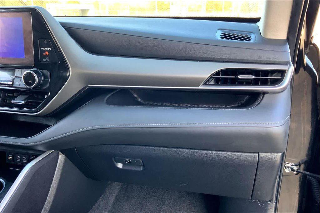 used 2024 Toyota Highlander car, priced at $30,957