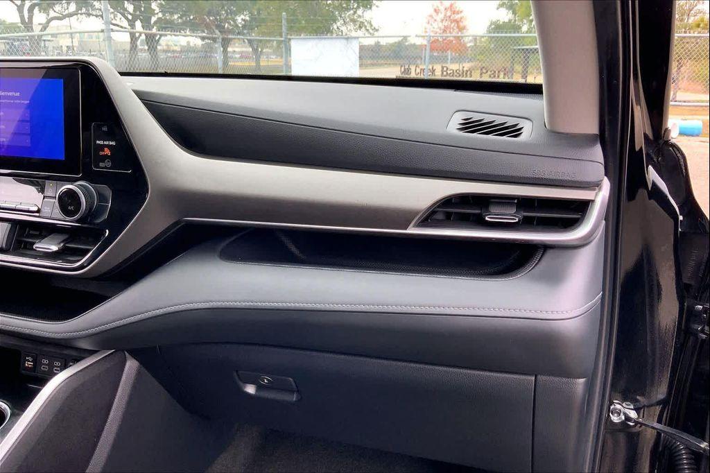 used 2024 Toyota Highlander car, priced at $30,957