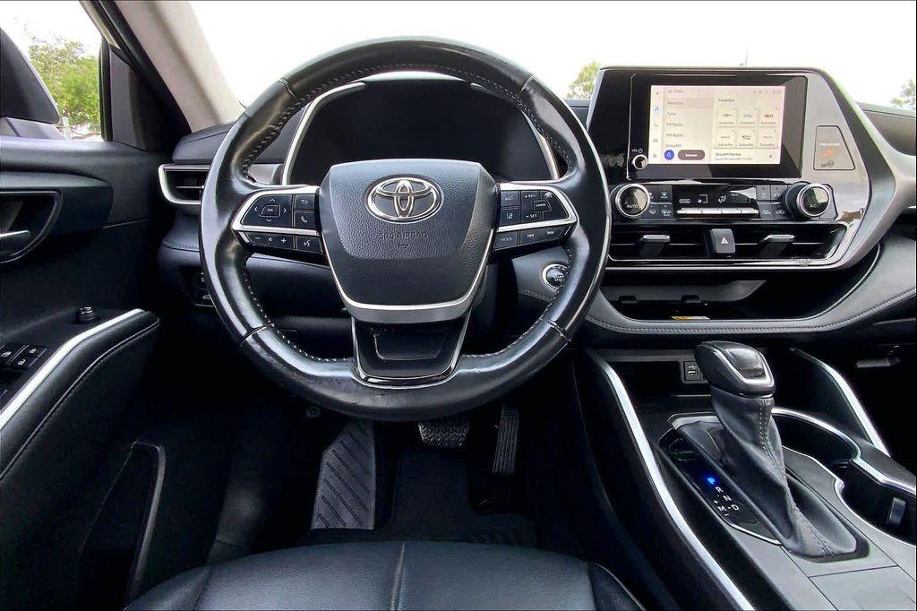 used 2023 Toyota Highlander car, priced at $32,998