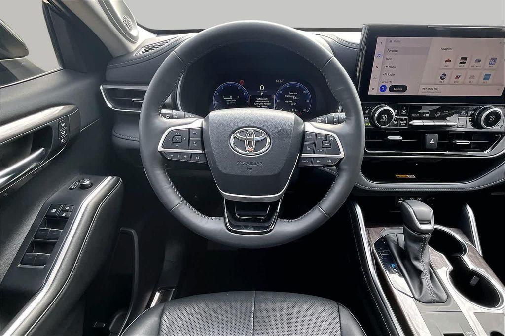 used 2024 Toyota Highlander car, priced at $42,664