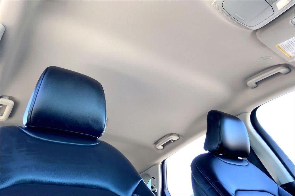 used 2024 Ford Edge car, priced at $20,994