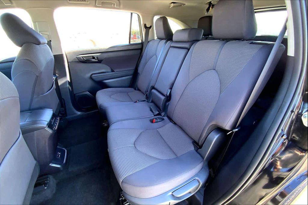 used 2024 Toyota Highlander car, priced at $31,900