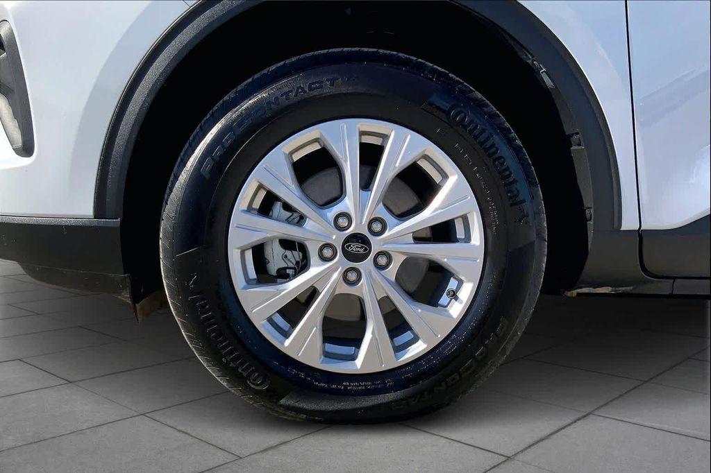 used 2025 Ford Escape car, priced at $20,998