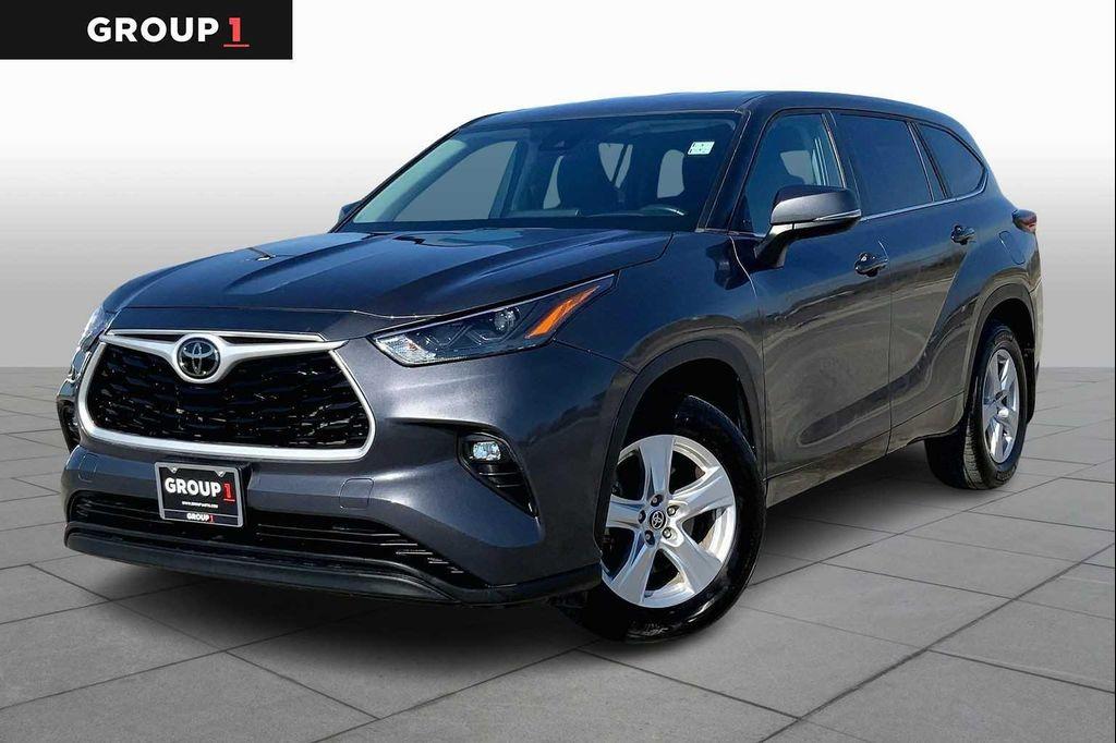 used 2024 Toyota Highlander car, priced at $28,994