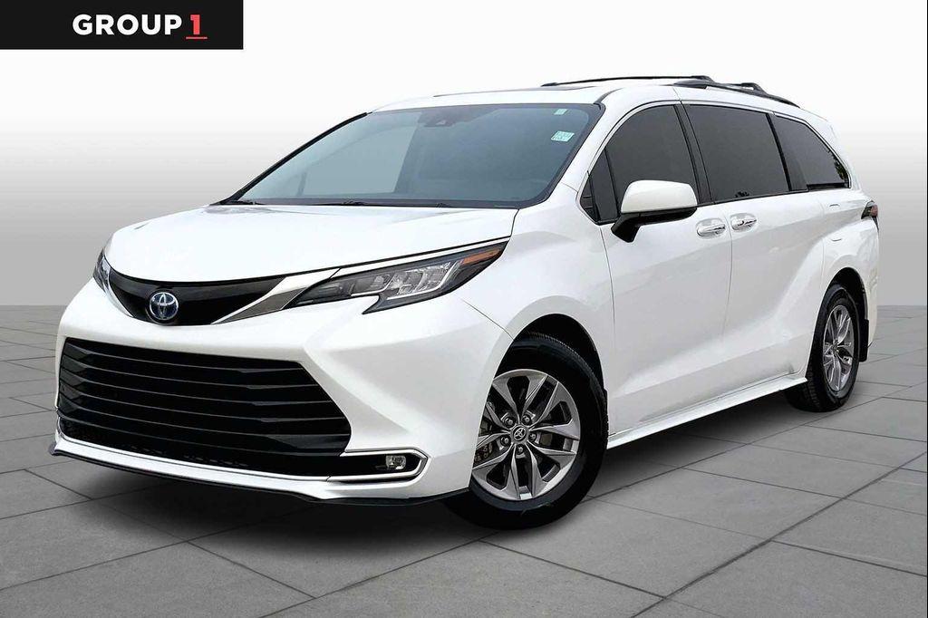 used 2022 Toyota Sienna car, priced at $37,819