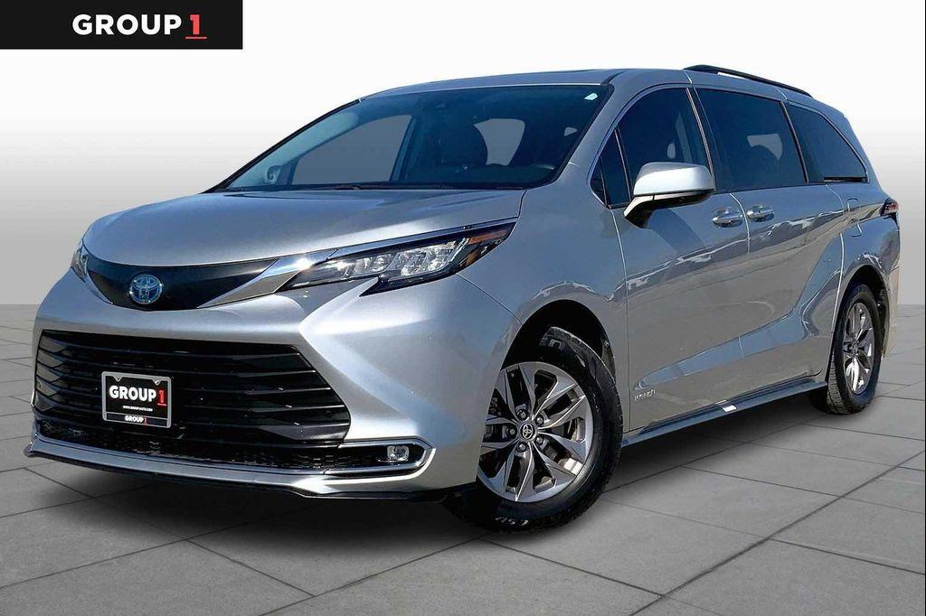 used 2021 Toyota Sienna car, priced at $29,994