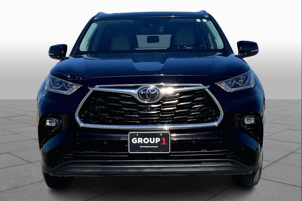 used 2020 Toyota Highlander car, priced at $33,225