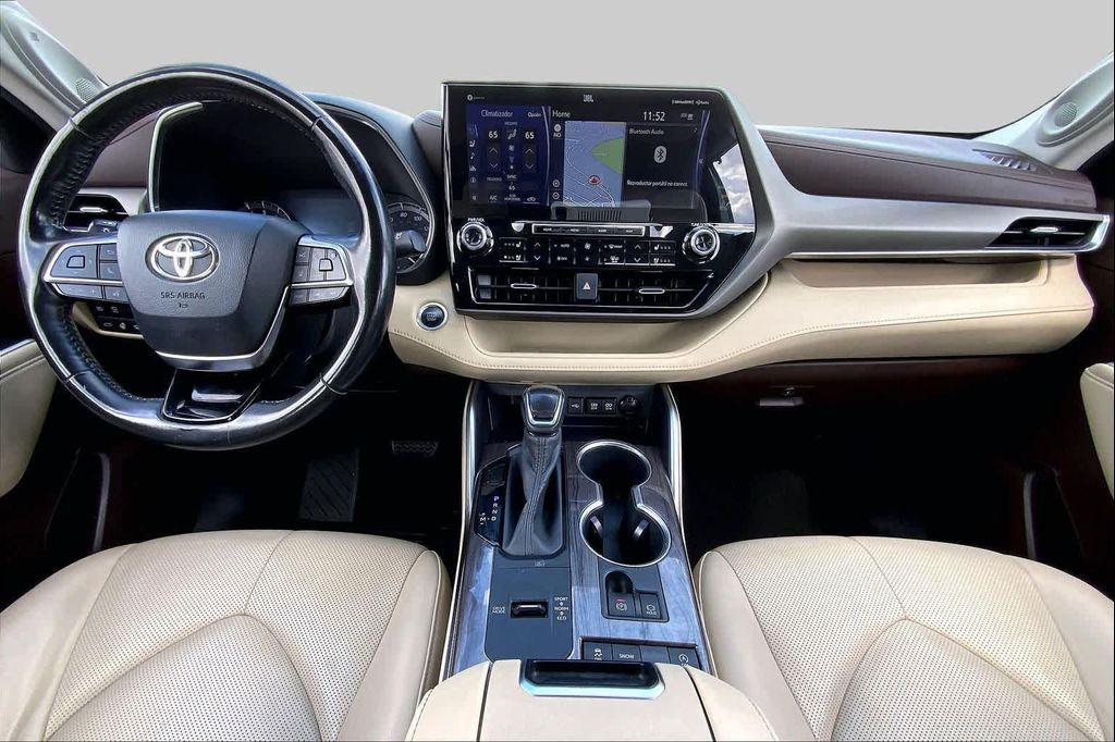 used 2020 Toyota Highlander car, priced at $32,225