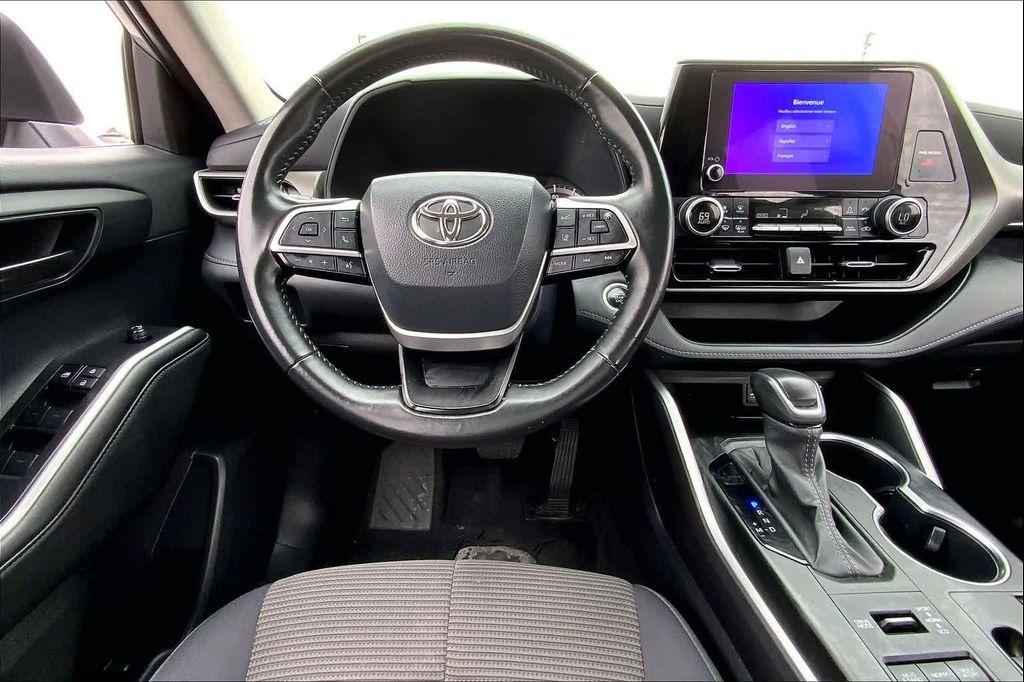 used 2024 Toyota Highlander car, priced at $29,866