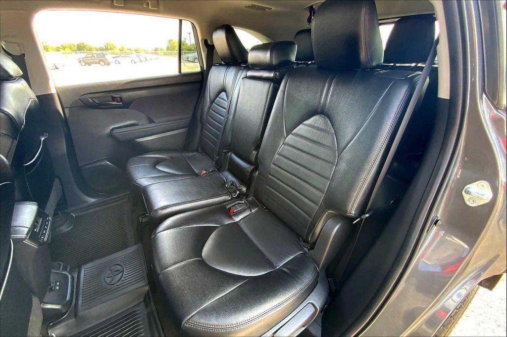 used 2023 Toyota Highlander car, priced at $31,992
