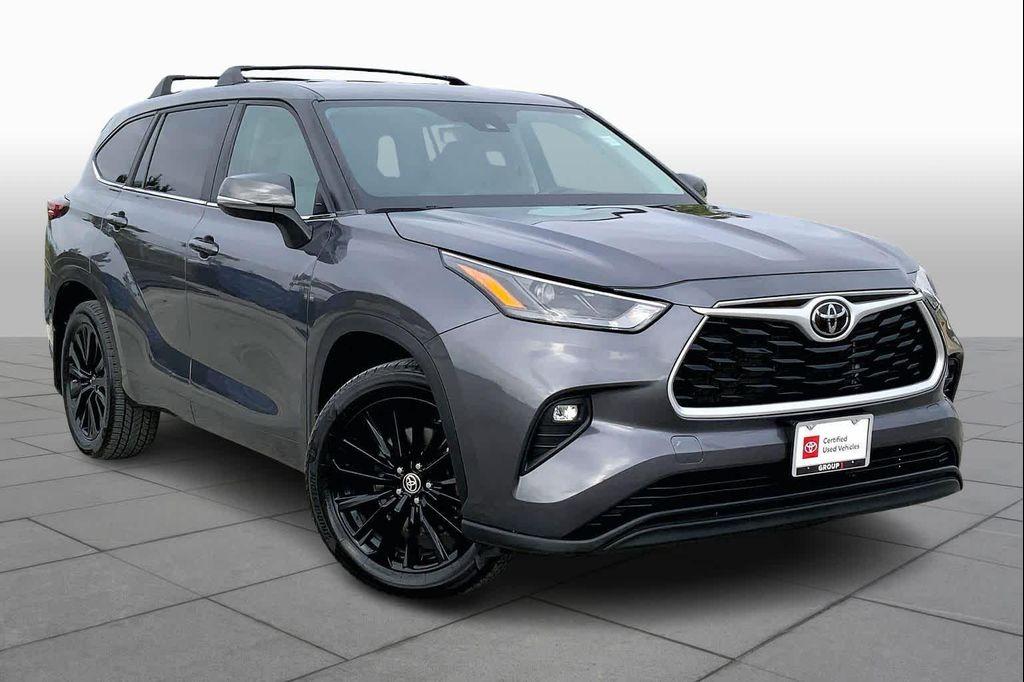 used 2023 Toyota Highlander car, priced at $29,996